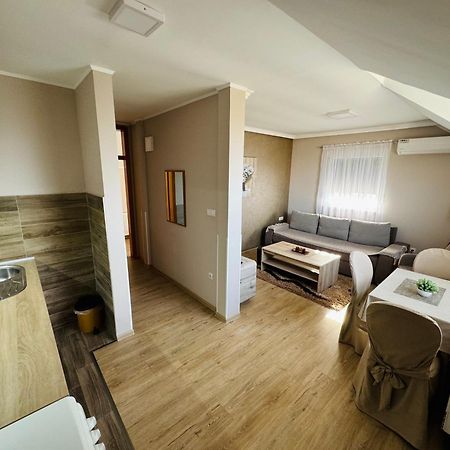 Gradiska Na Savi Apartmani I Sobe Esterno foto