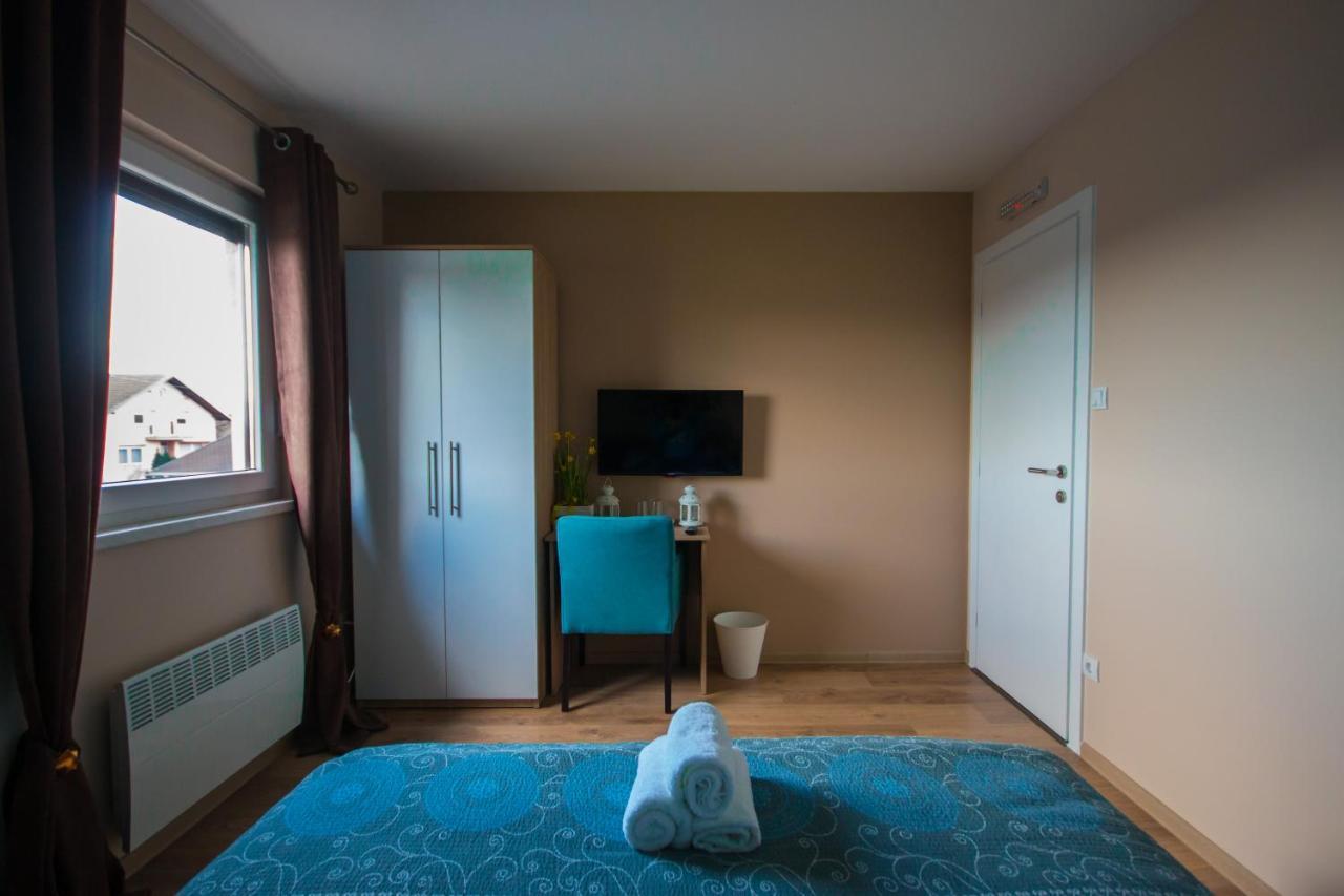 Gradiska Na Savi Apartmani I Sobe Esterno foto